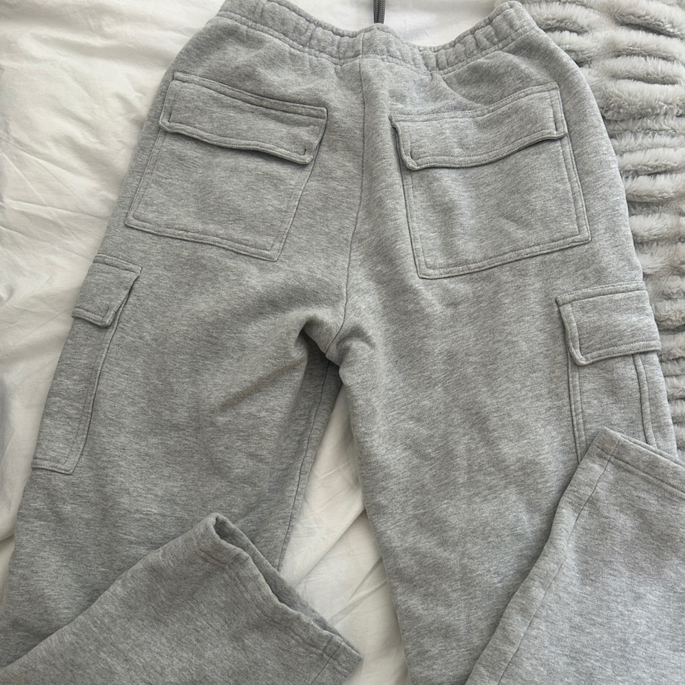 Aritzia grey cargo sweats